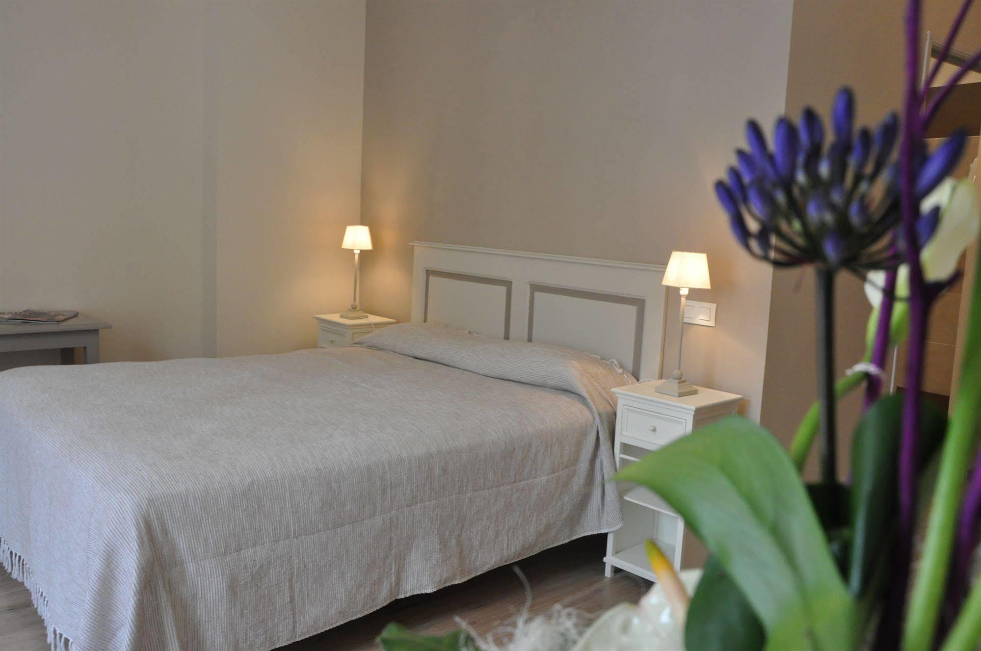 Les Echevins Hotel Tarascon Exterior photo